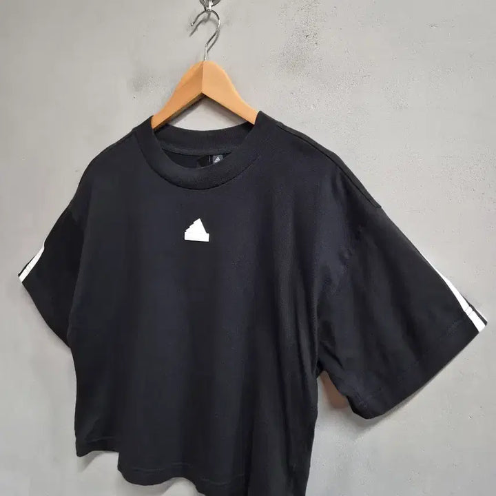 [BUNJANG] Adidas Three-Stripes Crop Top Black M / 아디다스 삼선 크롭티 블랙 M