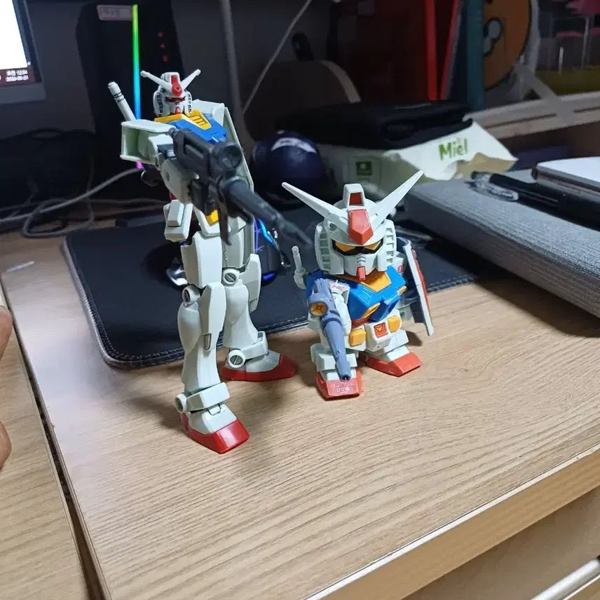 [BUNJANG] Gundam Plastic Model Kit Set (2 Units) / 건담 프라모델 2개 세트  구하기 힘듬