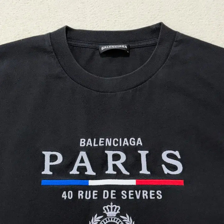 [BUNJANG] Balenciaga Paris Short Sleeve T-Shirt XL / 발렌시아가 파리 반팔 티셔츠 XL 105