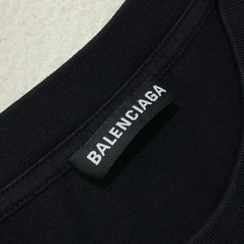 [BUNJANG] Balenciaga Paris Short Sleeve T-Shirt XL / 발렌시아가 파리 반팔 티셔츠 XL 105