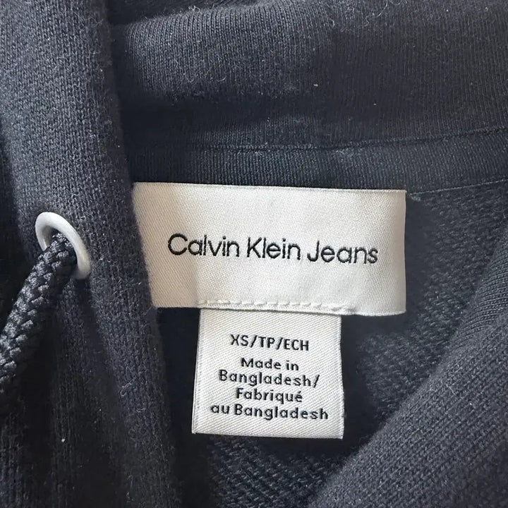 [BUNJANG] Calvin Klein Black Hoodie (Unisex) / 캘빈클라인 블랙 후드티 남여공용 슬림핏 교신 가능