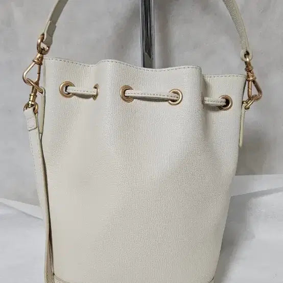 [BUNJANG] Couronne Ivory Bucket Bag / 쿠론 아이보리 버킷백