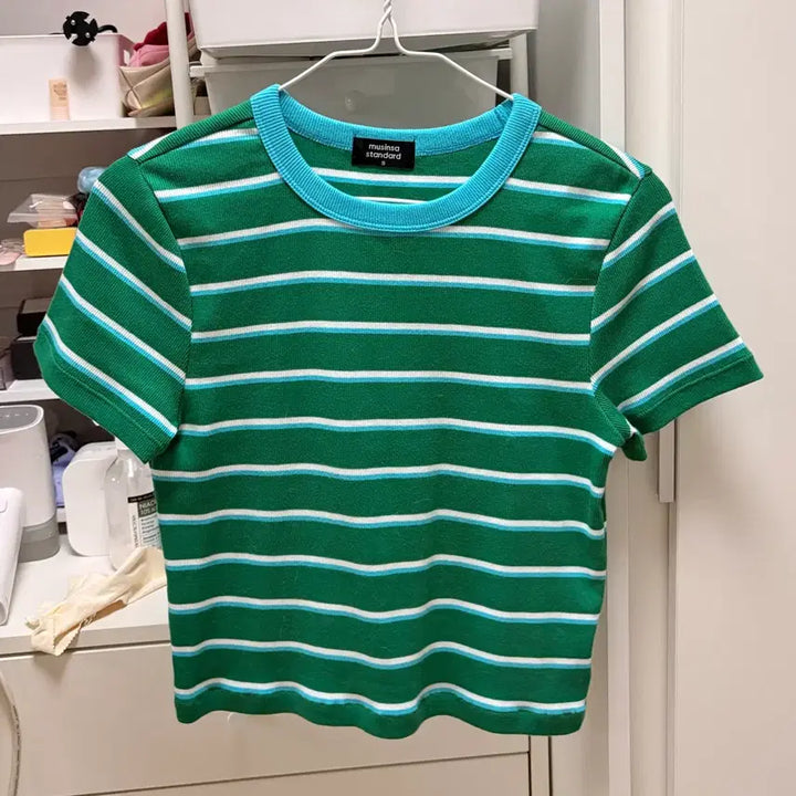 [BUNJANG] MUSINSA WOMENS Striped Slim Crop Short Sleeve T-Shirt / 무신사 우먼즈 스트라이프 슬림 크롭 반팔 티셔츠