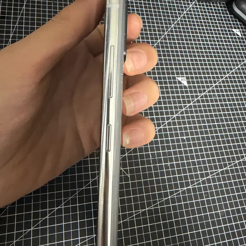[BUNJANG] Samsung Galaxy Quantum 128GB Silver / 삼성 갤럭시 퀀텀 128GB 실버