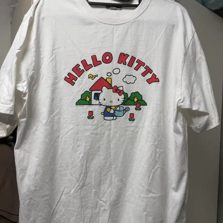 [BUNJANG] SPAO Hello Kitty Short Sleeve T-Shirt White / 스파오 핼로키티 반팔 티셔츠 화이트