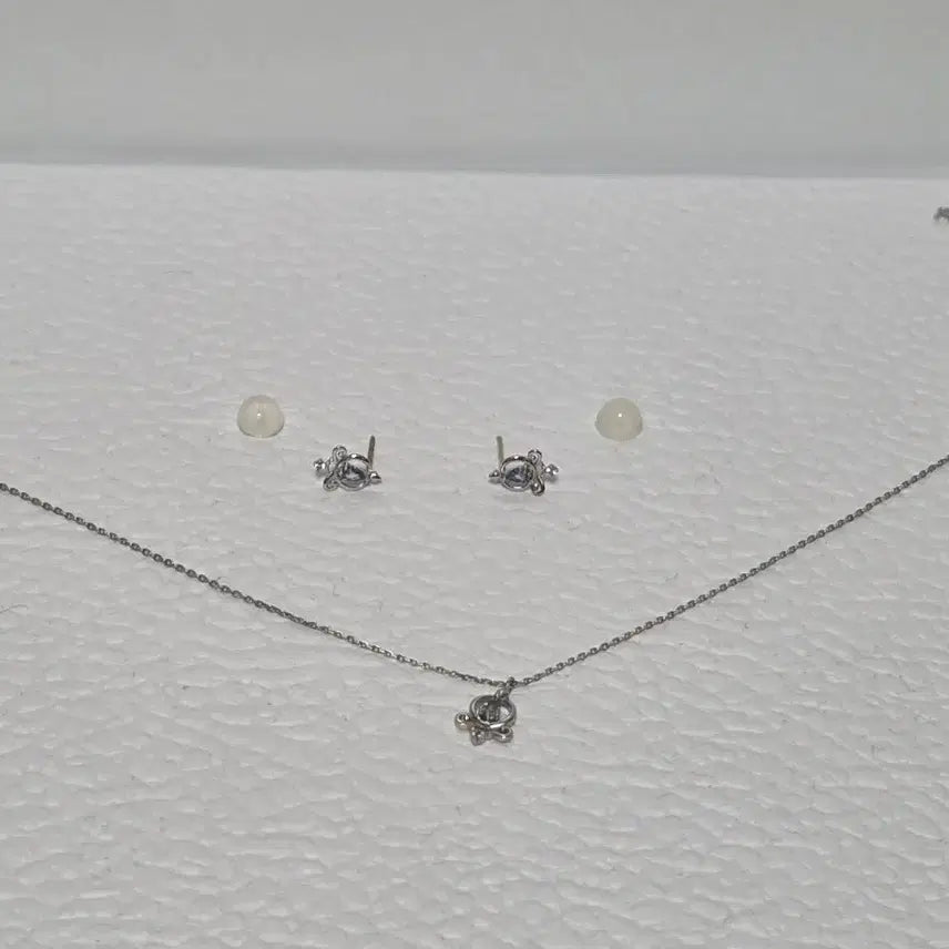[BUNJANG] Disney Cinderella 10k Gold Jewelry Set Necklace Earrings (Lloyd) / Disney 디즈니 신데렐라 10k 골드 세트 (로이드)