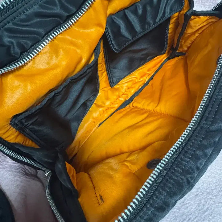 [BUNJANG] Porter All New Tanker Sling Bag Large Black / 포터 올 뉴 탱커 슬링백 집 라지 블랙