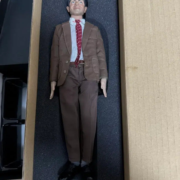 [BUNJANG] Enterbay Mr. Bean 1:6 Scale Action Figure (Used) / 엔터베이 미스터 빈 1:6 스케일 액션 피규어 개봉 중고품 판매합니다.