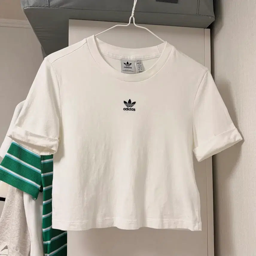 [BUNJANG] Adidas Originals Trefoil Cropped Short Sleeve T-Shirt White / 아디다스 오리지널 트레포일 크롭 반팔 티셔츠 화이트