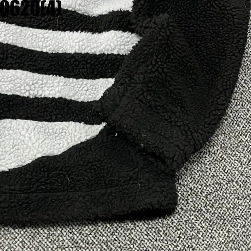 [BUNJANG] Adidas Black White Big Logo Fleece Zip-Up / [M] 아디다스 | 블랙 화이트 빅로고 플리스 집업 (빈티지 0620)