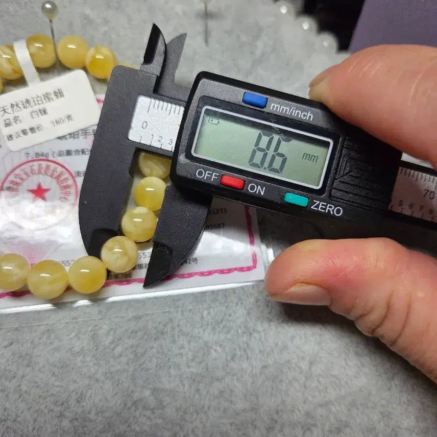 [BUNJANG] Natural Amber Wax Bracelet White / 천연 호박 밀랍 팔찌 백색