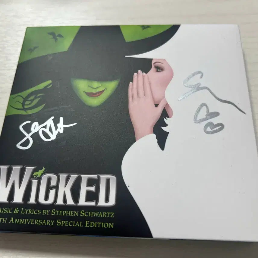 [BUNJANG] Wicked Musical Autographed CD Album 15th Anniversary Special Edition / 뮤지컬 위키드 친필싸인 cd 앨범 15주년 기념 스페셜 에디션