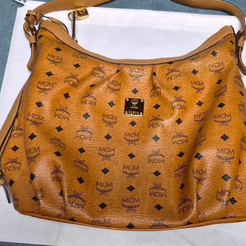 [BUNJANG] MCM Visetos Hobo Bag / mcm핸드백
