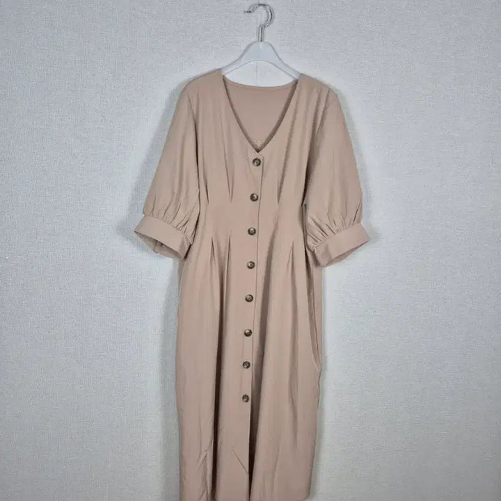 [BUNJANG] Beige Long Dress with Pleated Back and Puff Sleeves (L) / (