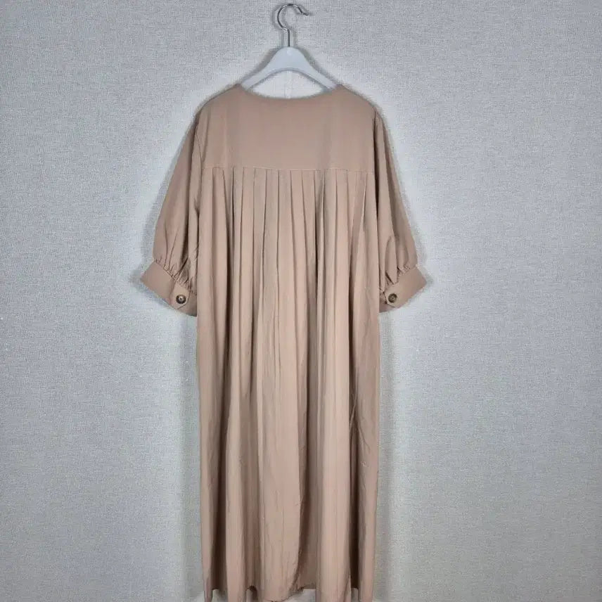 [BUNJANG] Beige Long Dress with Pleated Back and Puff Sleeves (L) / (