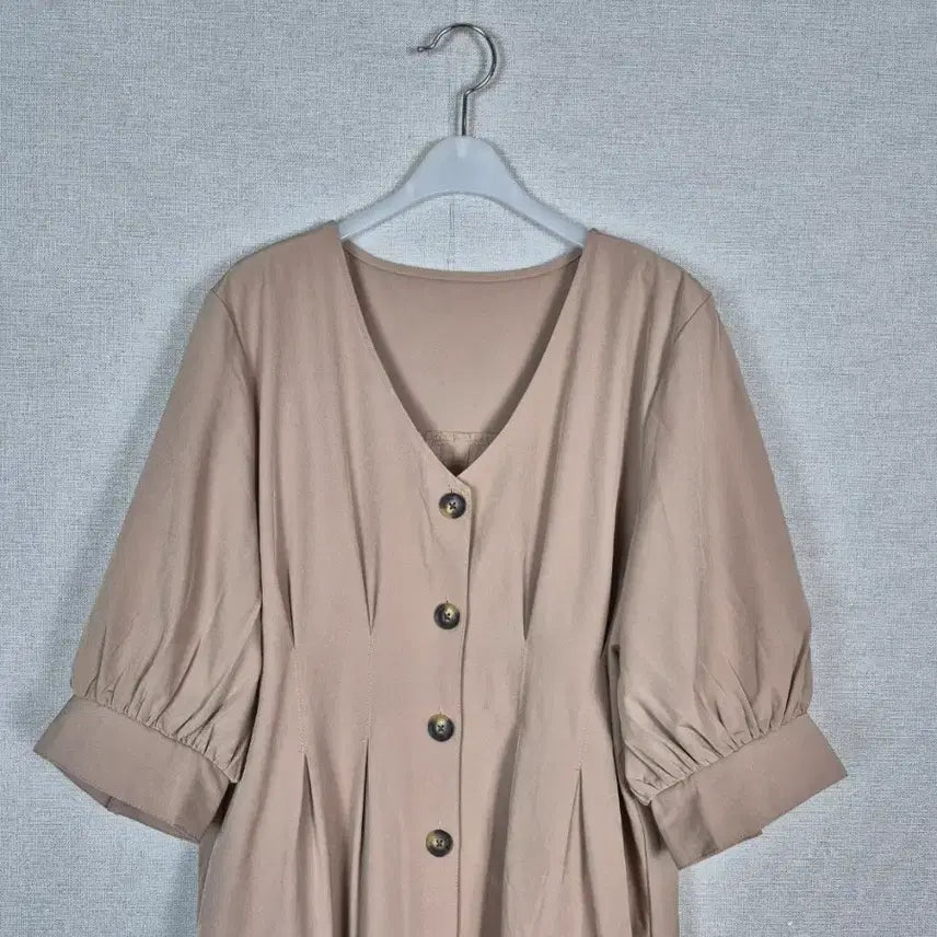 [BUNJANG] Beige Long Dress with Pleated Back and Puff Sleeves (L) / (
