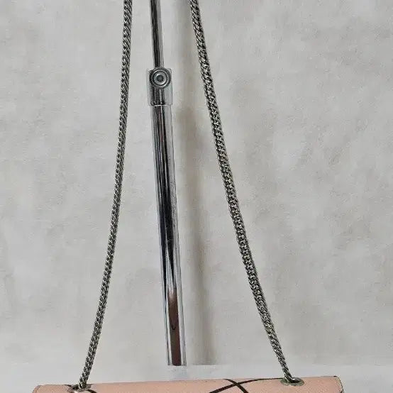 [BUNJANG] Loose &amp; Lounge Chain Shoulder Bag / 루즈앤라운지 체인 숄더백 핑크 블랙