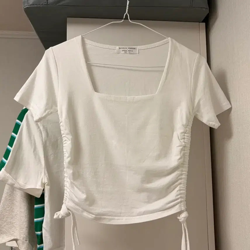 [BUNJANG] Square Neck Shirred Short Sleeve T-Shirt / 스퀘어넥 셔링 반팔 티셔츠