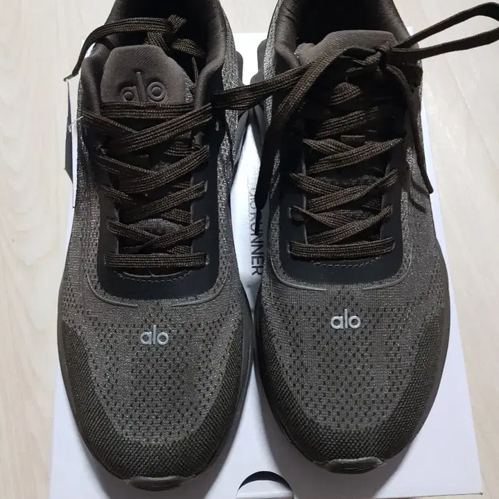 [BUNJANG] Allolunner Espresso Running Shoes / 새것)255 알로러너 러닝화 에스프레소색상