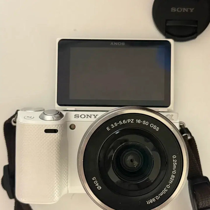 [BUNJANG] Sony NEX-5T Mirrorless Camera (White) / 소니 NEX-5T 화이트 미러리스 카메라