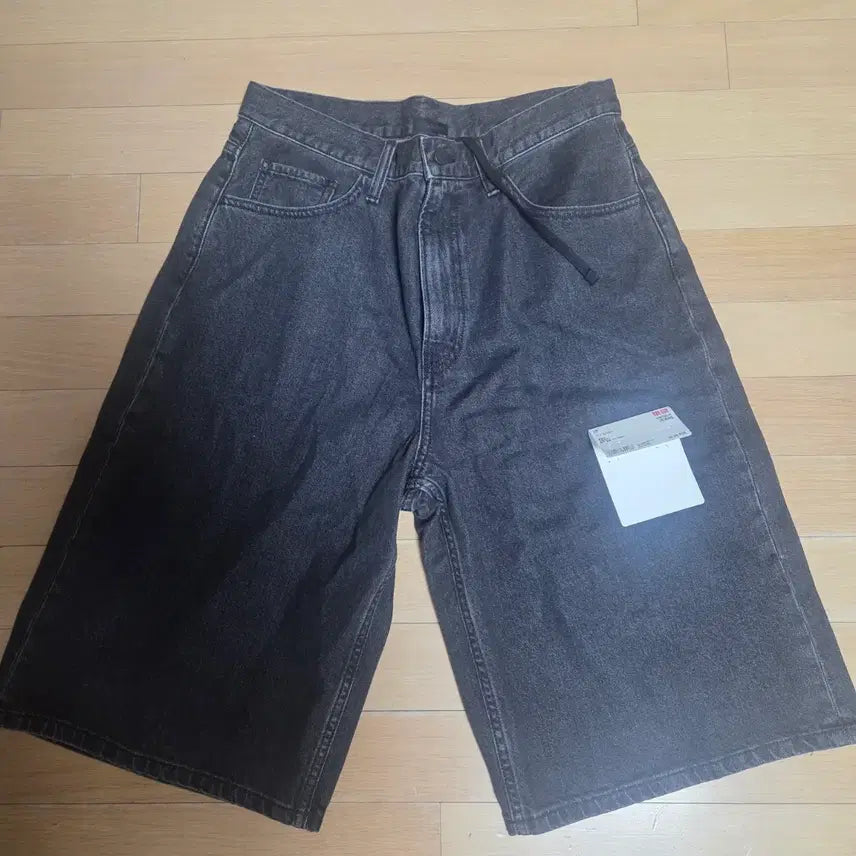 [BUNJANG] Uniqlo Denim Shorts Dark Grey M / 유니클로 데님쇼트팬츠 다크 그레이 M