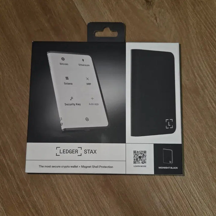 [BUNJANG] Ledger Stax Cryptocurrency Wallet with Magnetic Case / Ledger Stax 코인 지갑 + 자석케이스