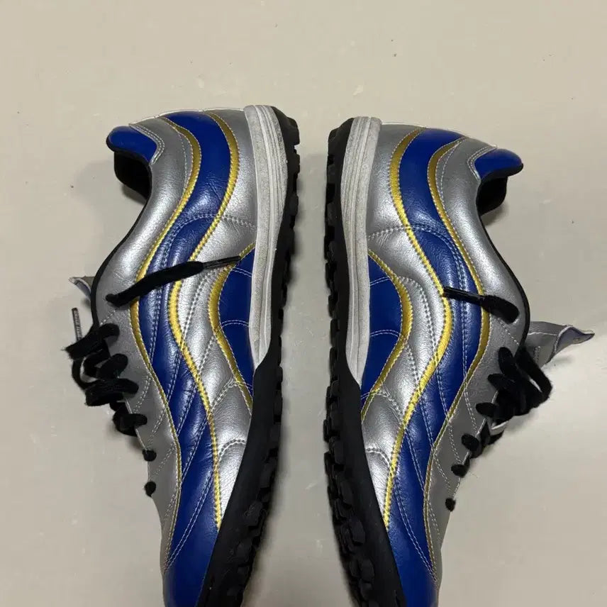 [BUNJANG] Upower R9 TF Futsal Shoes / 우파워 R9 TF 풋살화