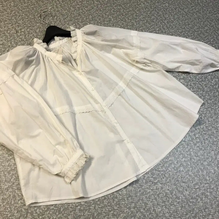 [BUNJANG] Without Summer Oversized Balloon Puff Lace Frill Ruffle Blouse Shirt / 위드아웃썸머 오버핏 벌룬 퍼프 레이스 프릴 러플 블라우스 셔츠 바스락