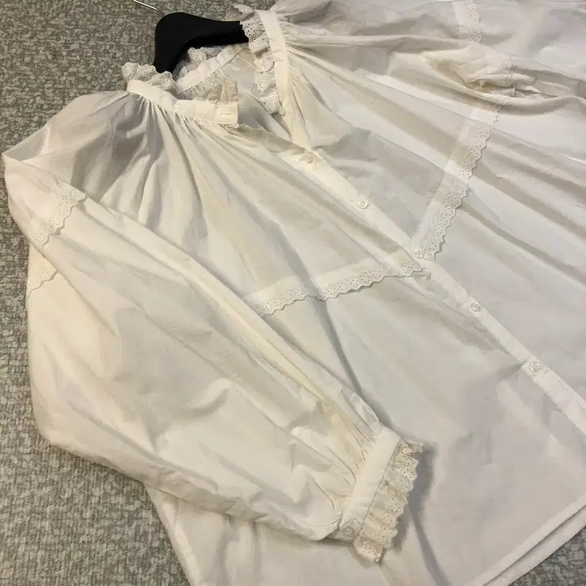 [BUNJANG] Without Summer Oversized Balloon Puff Lace Frill Ruffle Blouse Shirt / 위드아웃썸머 오버핏 벌룬 퍼프 레이스 프릴 러플 블라우스 셔츠 바스락