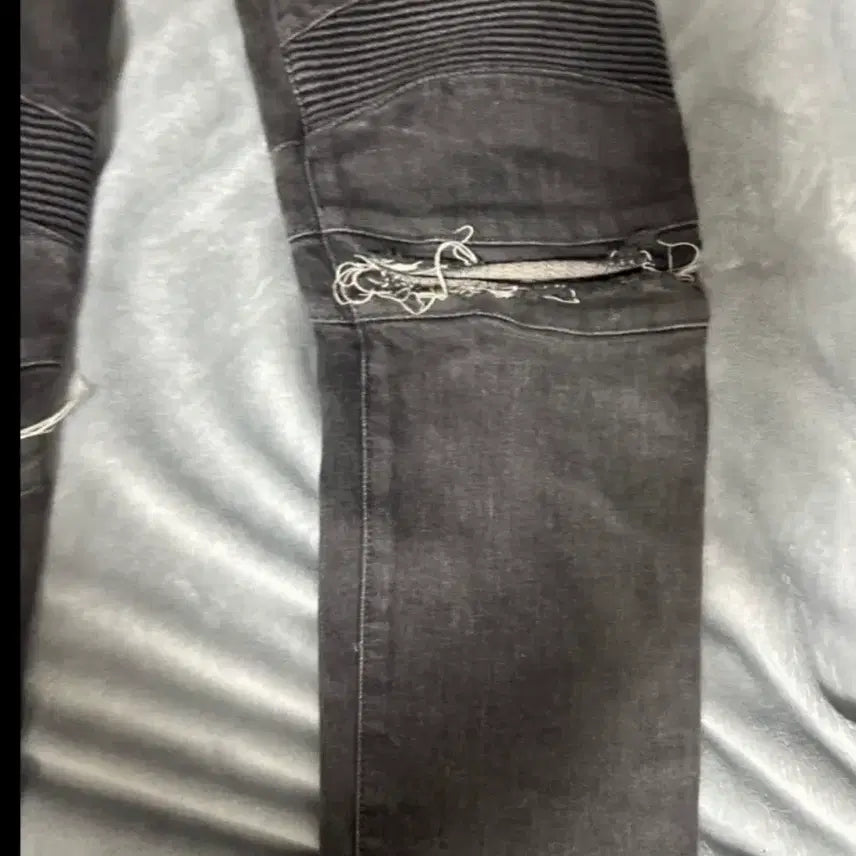 [BUNJANG] Balmain Black Biker Jeans / 발망 블랙 바이커진 데미지