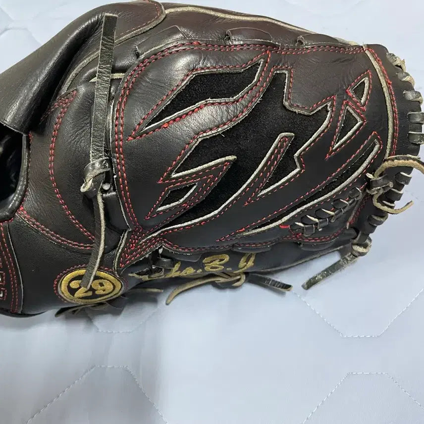[BUNJANG] Mountain Pitcher Order Glove / 마운틴 투수 오더 글러브