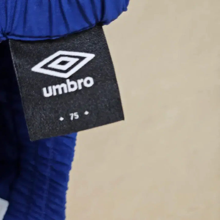 [BUNJANG] Umbro Blue Shorts Size 75 / 엄브로 반바지 75사이즈