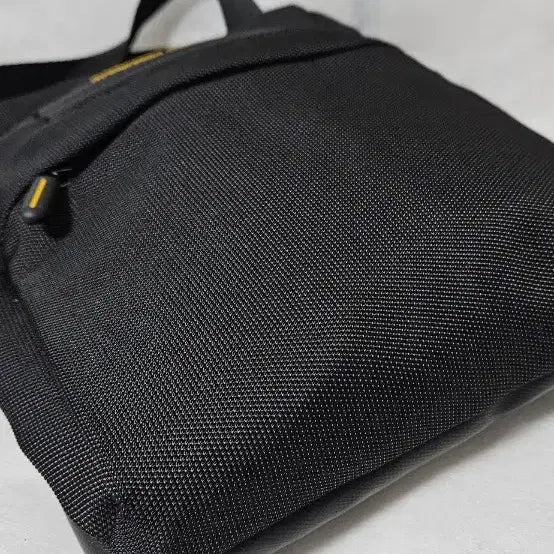 [BUNJANG] Mandarina Duck Crossbody Bag Black / 만다리나덕 크로스백 블랙