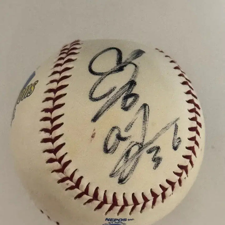 [BUNJANG] 2002 Samsung Lions KBO Championship Commemorative Ball Signed by Lee Seung-yuop &amp; Kim Eung-yong / (급처) 2002년 삼성 코시 우승기념볼 이승엽+김응용 싸인볼 팝니다