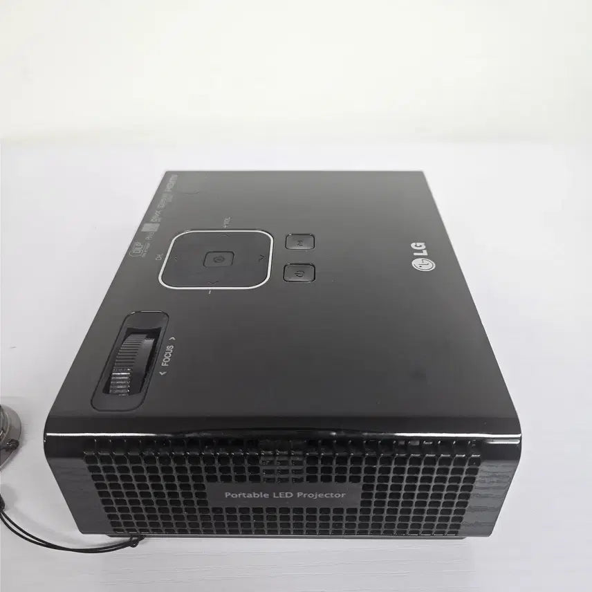 [BUNJANG] LG MiniBeam Projectors (Multiple Models) / LG 미니빔 프로젝터 여러가지 팝니다.