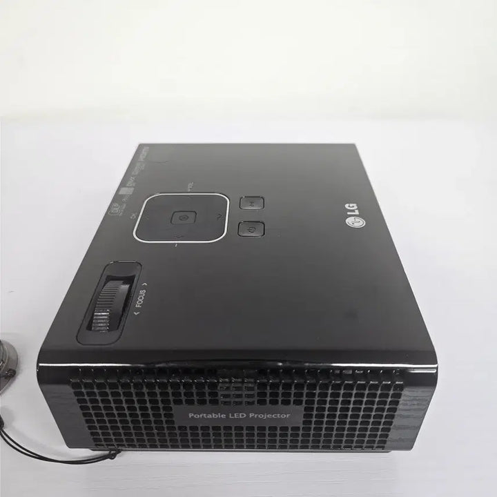 [BUNJANG] LG MiniBeam Projectors (Multiple Models) / LG 미니빔 프로젝터 여러가지 팝니다.
