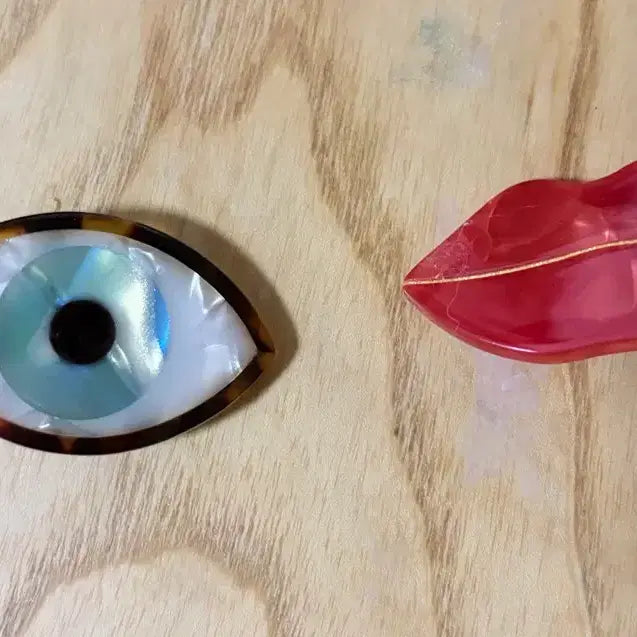 [BUNJANG] Kukusujete Handmade Hairpin (Eye, Lips) / 쿠쿠수제뜨 헤어핀 눈, 입술