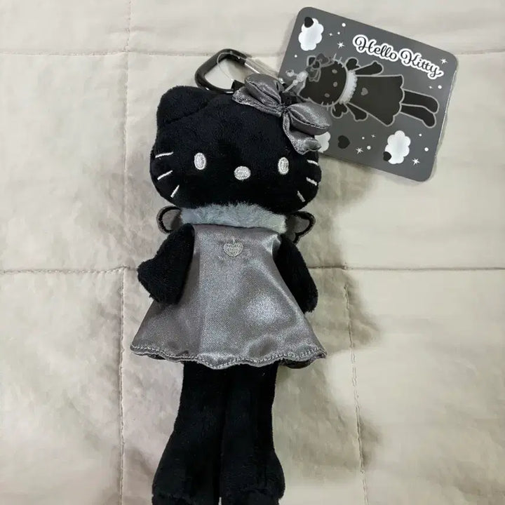 [BUNJANG] Sanrio Long Leg Black Kitty Mascot / 산리오 롱다리 블랙엔젤 헬로키티 마스코트