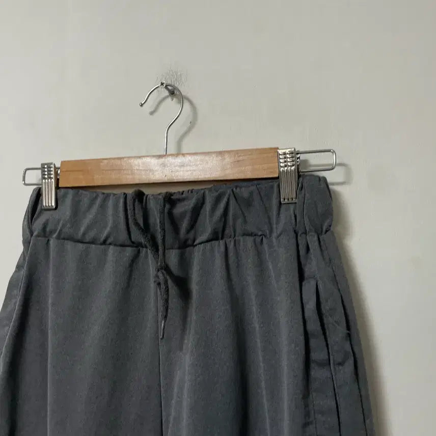 [BUNJANG] Adidas Logo Performance Spandex Banding Shorts Pants / 30-32 adidas 아디다스 로고 기능성 스판 밴딩 반바지 팬츠
