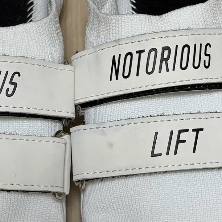 [BUNJANG] Notorious Lift Deadlift Shoes All White Size 240 / 노토리우스리프트 웨이트화/데드리프트화 올화이트 240 싸게 팔아요! (깔