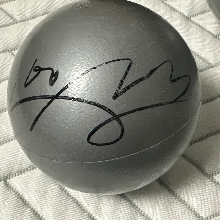 [BUNJANG] fromis_9 2026 Concert Autographed Ball Set / 프로미스나인 2026 앙콘 사인볼 세트