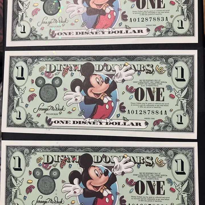 [BUNJANG] Disney Millennium Series 2000 1 Dollar Bills Set (Sequential Serial Numbers) / [완미/미사용] 2000년 밀레니엄 디즈니 1달러 2장 연번호 포함)
