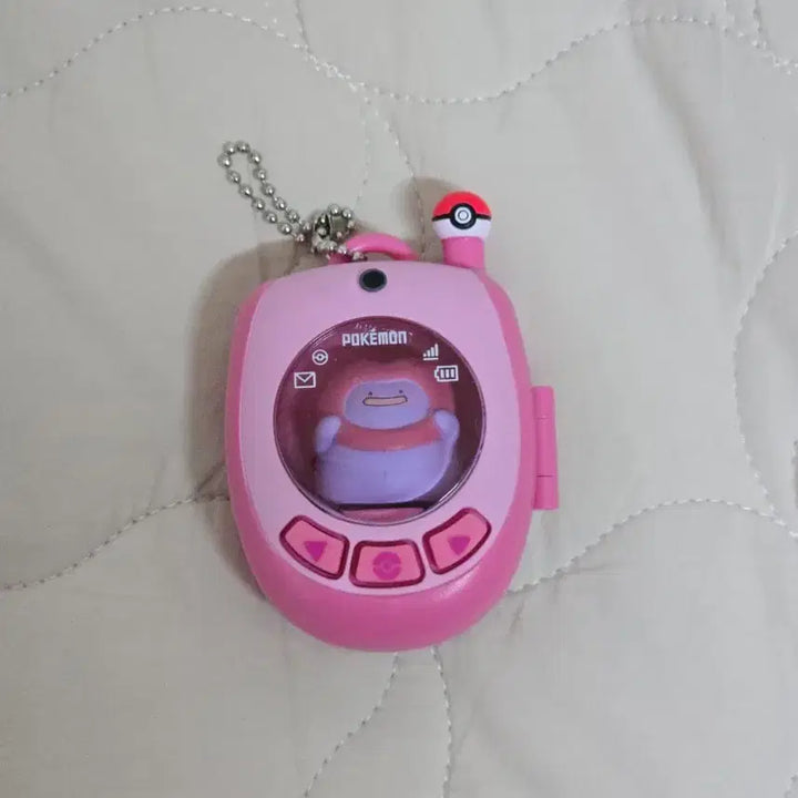 [BUNJANG] Pokemon Store Ditto Playground Gachapon Ditto Feature Phone Figure Collection Keychain / 포켓몬스토어 메타몽놀이터 가챠 메타몽 피처폰 피규어컬렉션 필살애교 키링