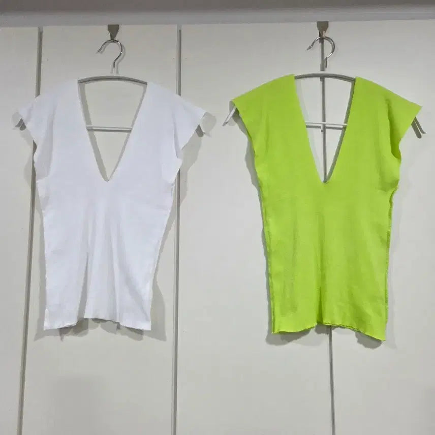 [BUNJANG] V-Neck Sleeveless Tank Top White/Lime / 브이넥 민소매 나시  티셔츠 화이트/라임