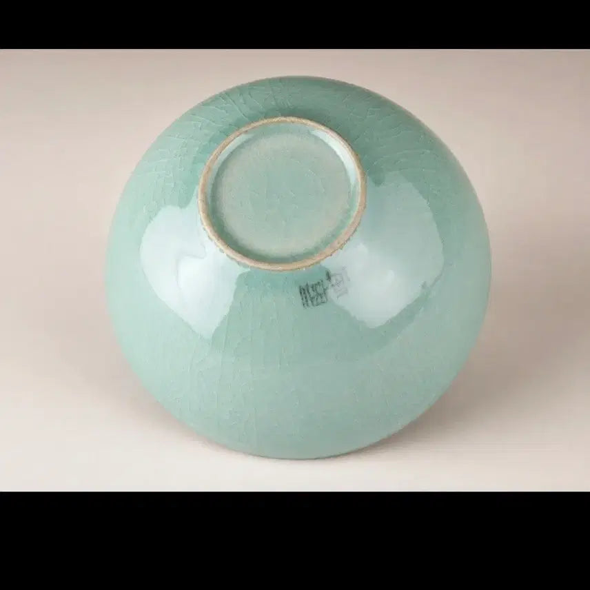 [BUNJANG] Intangible Cultural Heritage Haegang Yu Geun-hyeong Chrysanthemum Celadon Tea Bowl / 무형문화재 해강 유근형 국화문 청자 다완 다도구 차도구