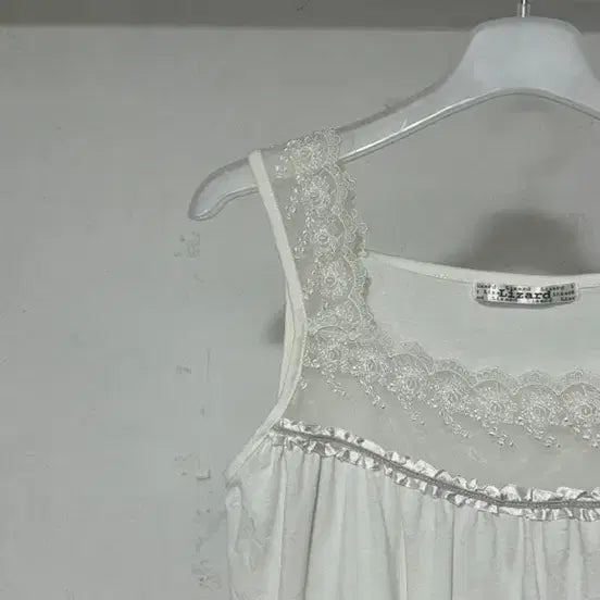 [BUNJANG] Japanese Vintage Lace Camisole Sleeveless Top / 일본 빈티지 레이스 나시 슬리브리스