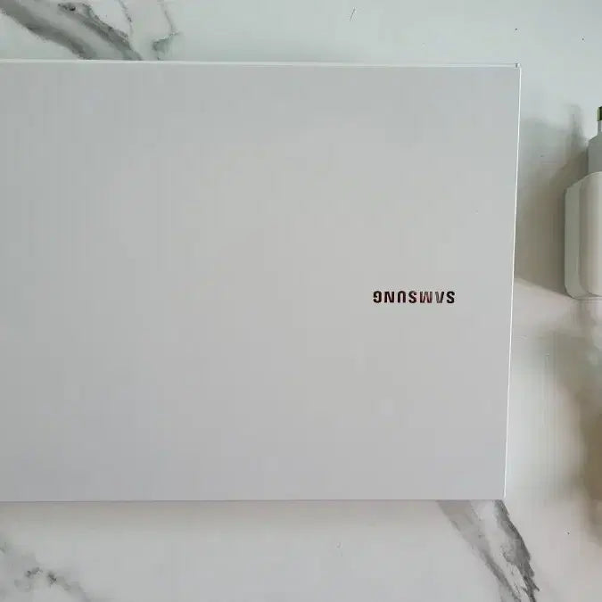[BUNJANG] Samsung Galaxy Book Ion 2 NTX950XDA-KC58W Laptop / 마지막네고)갤럭시북 이온2 15인치,i5-11세대