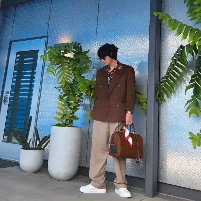 [BUNJANG] BTS V Boston Bag Leather Bag / BTS 방탄소년단 뷔 제작 보스턴백 가죽 가방