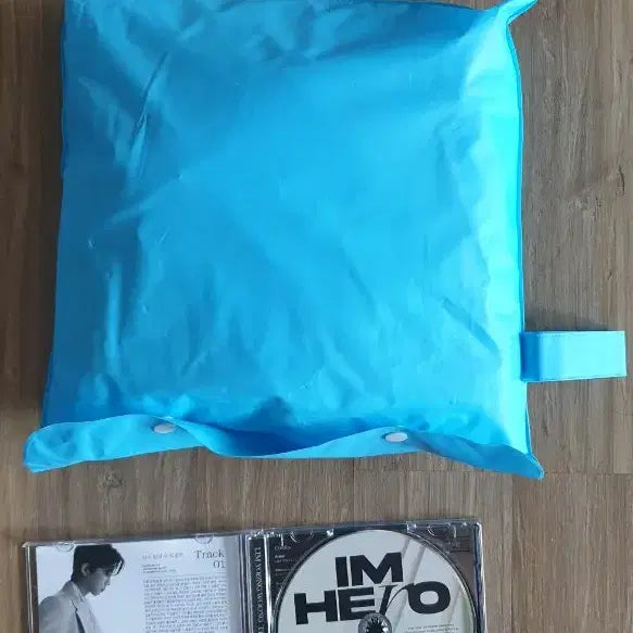 [BUNJANG] Lim Young Woong 1st Album CD &amp; Unused Raincoat Set / 임영웅 미사용 우의 우비 + 임영웅 1집앨범