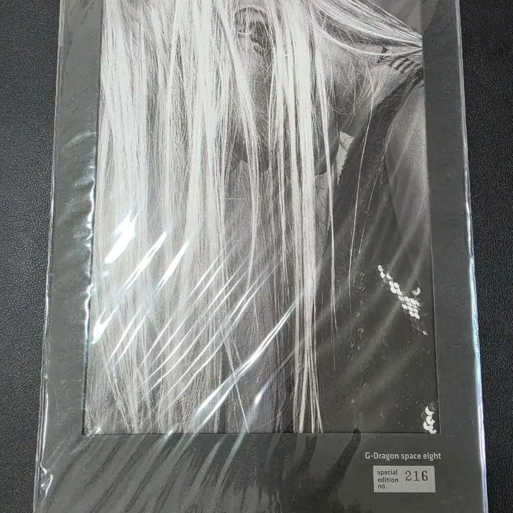[BUNJANG] G-Dragon Space Eight Limited Edition Photocard (BIGBANG) / 지드래곤 space eight 한정판 포토 (빅뱅)